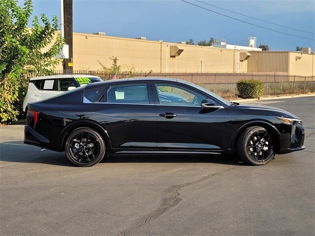 2025 Kia K4 GT-Line Turbo photo 4