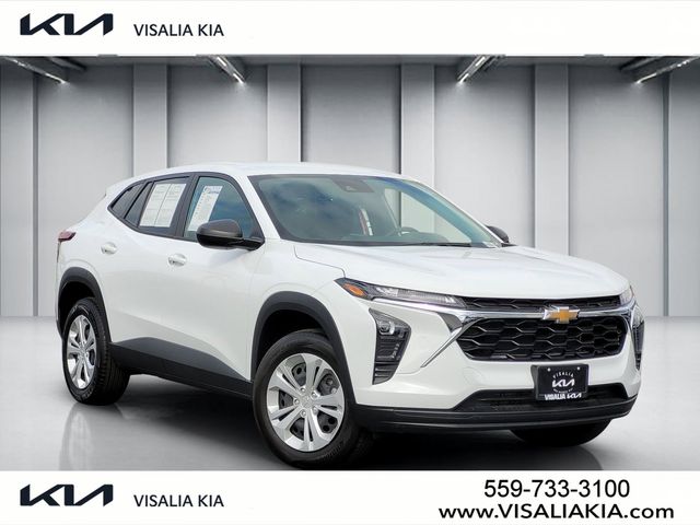 2024 Chevrolet Trax LS's photo