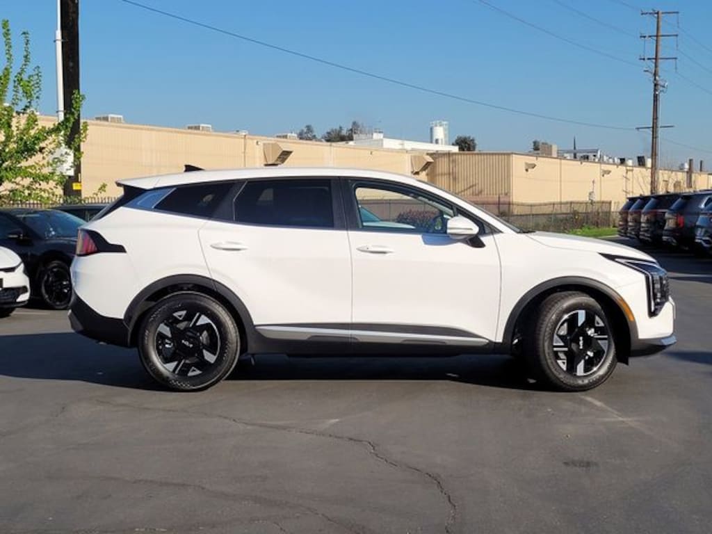 New 2026 Kia Sportage LX SUV