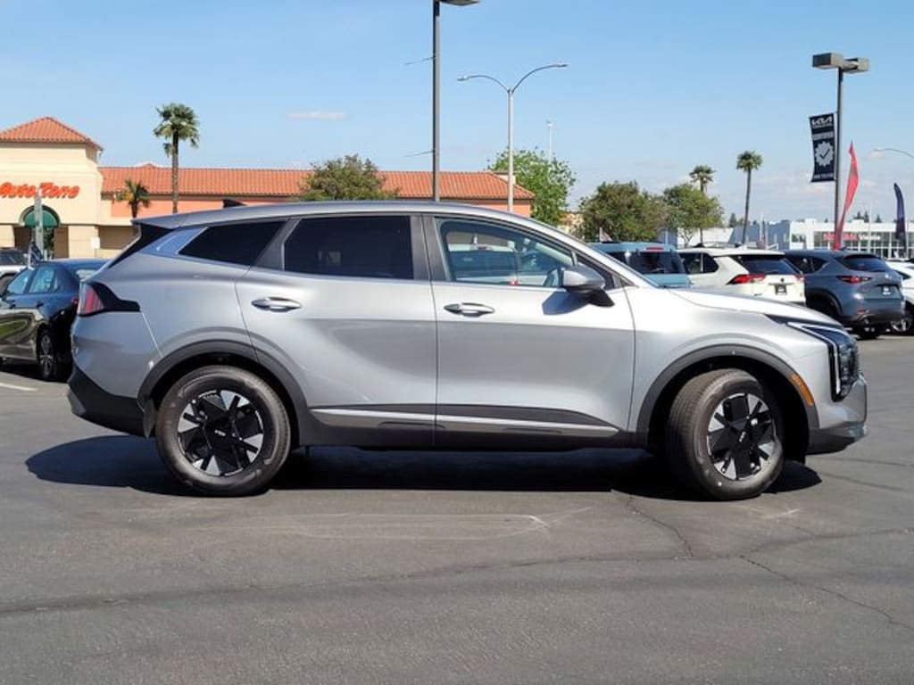 New 2026 Kia Sportage Hybrid LX SUV