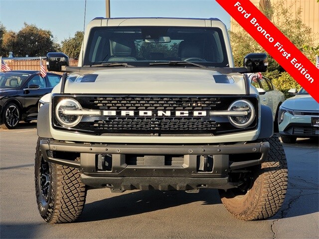 2021 Ford Bronco First Edition photo 3