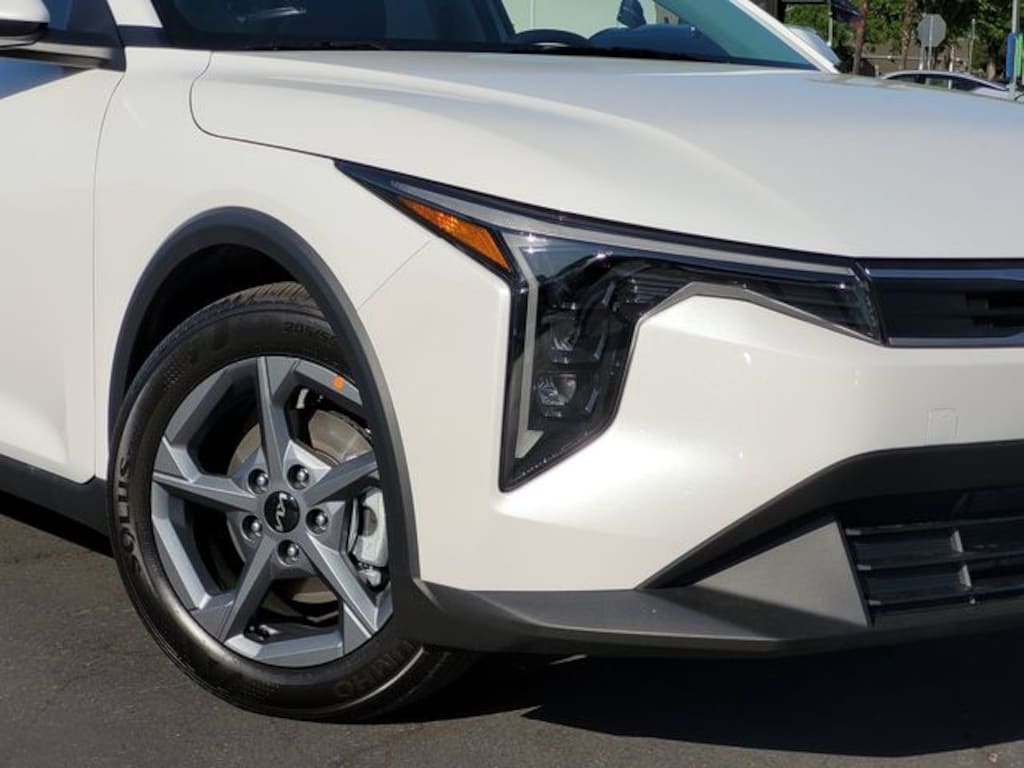 New 2026 Kia K4 LXS Sedan