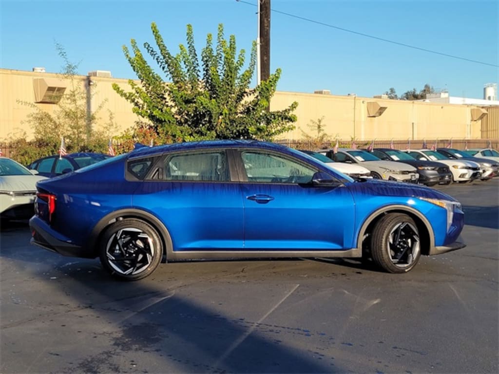 New 2025 Kia K4 EX Sedan