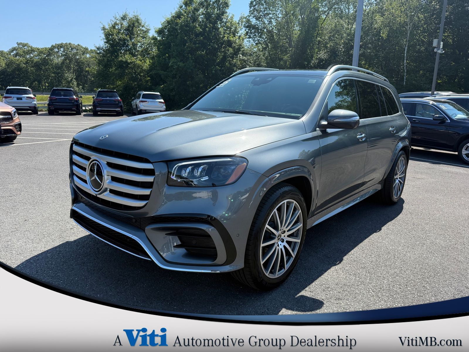 2025 Mercedes Benz GLS 450 4MATIC photo 3