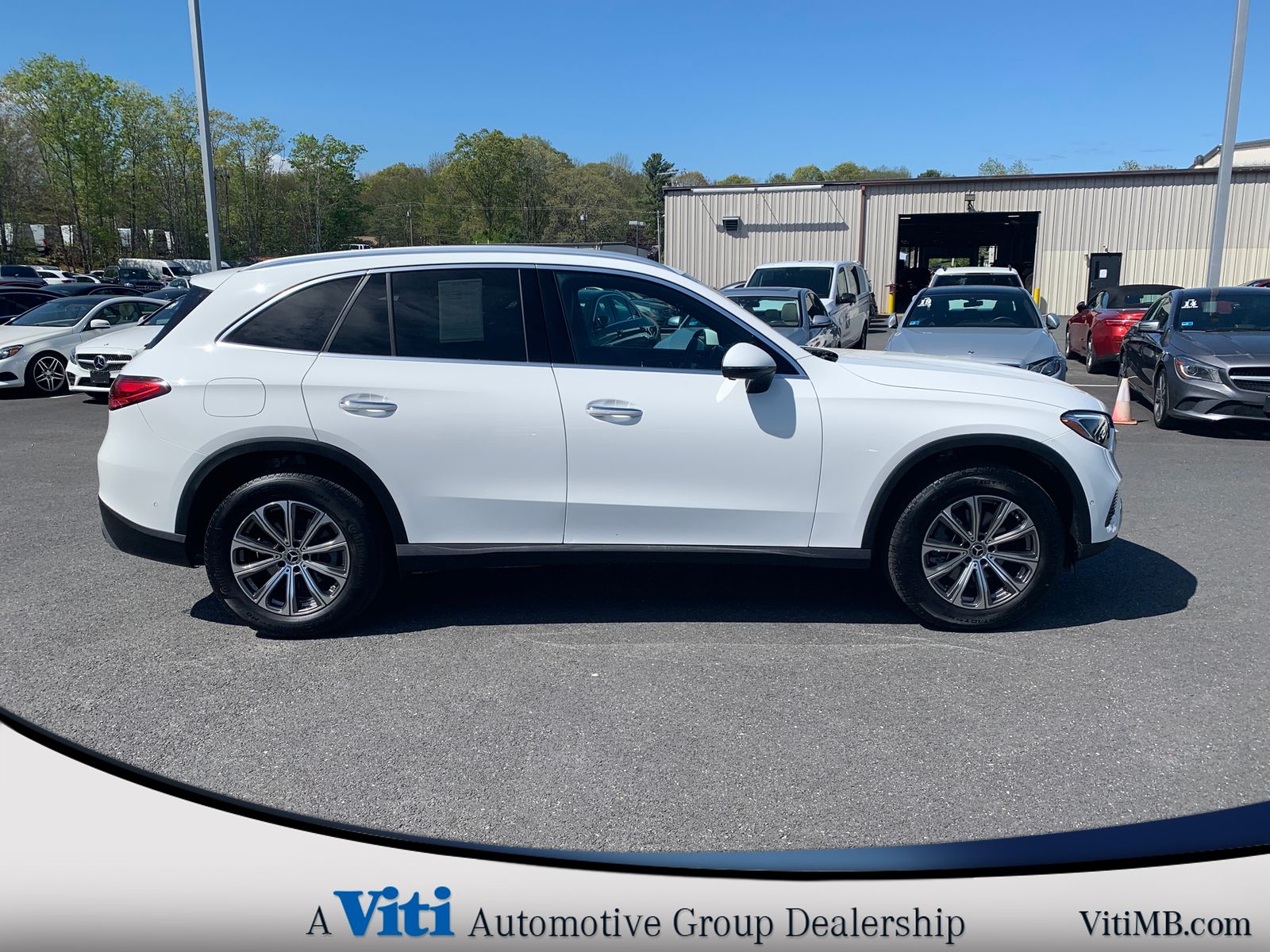 2024 Mercedes-Benz GLC GLC 300 - Photo 9