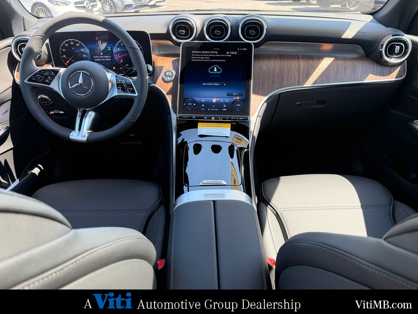 2026 Mercedes Benz GLC 300 4MATIC photo 2