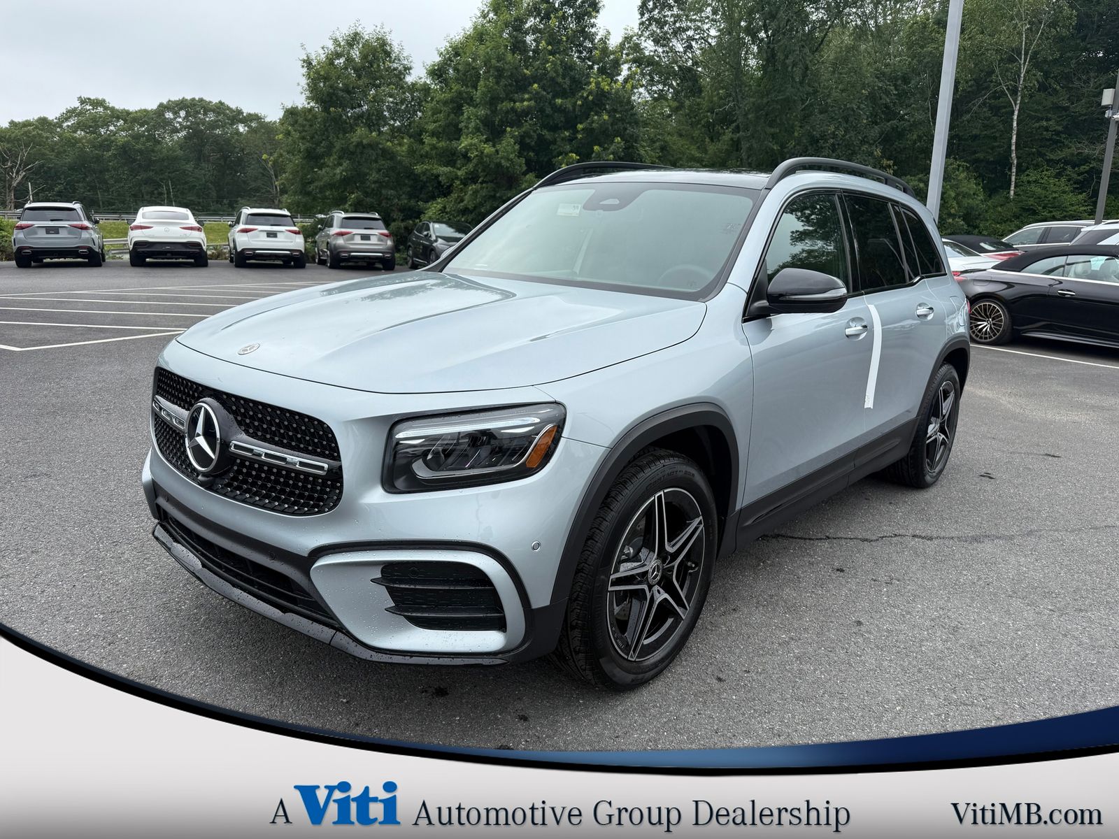 2025 Mercedes Benz GLB 250 4MATIC photo 3