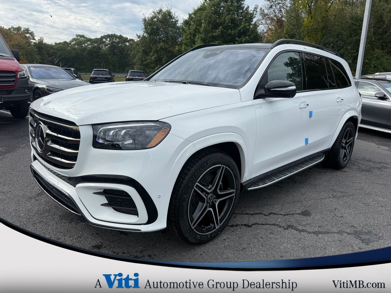 2026 Mercedes Benz GLS 450 4MATIC photo 4