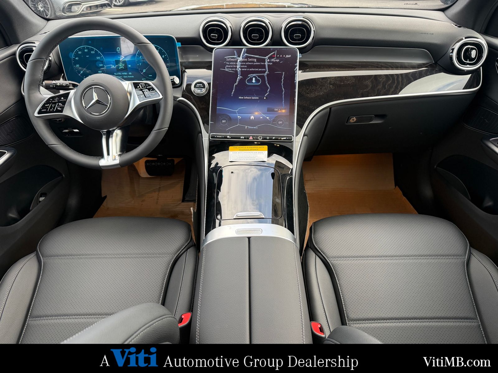 2026 Mercedes Benz GLC 300 4MATIC photo 2