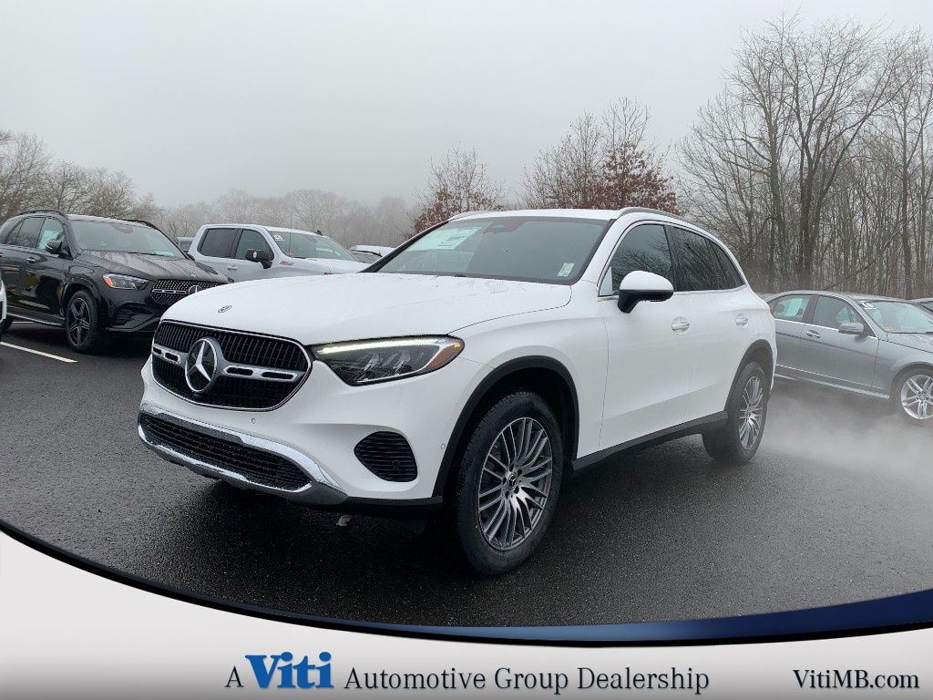2025 Mercedes Benz GLC 300 4MATIC photo 4
