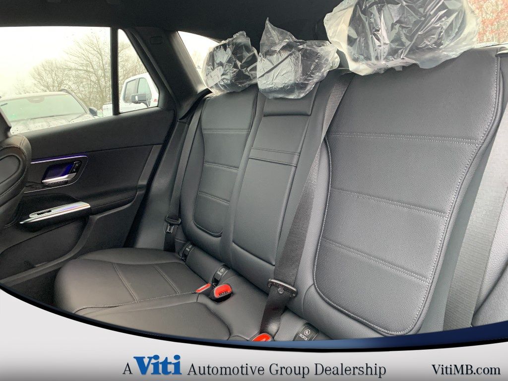 2025 Mercedes-Benz GLC Base - Photo 13