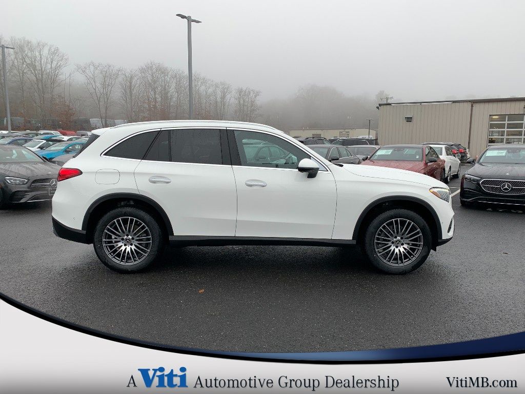 2025 Mercedes-Benz GLC Base - Photo 9