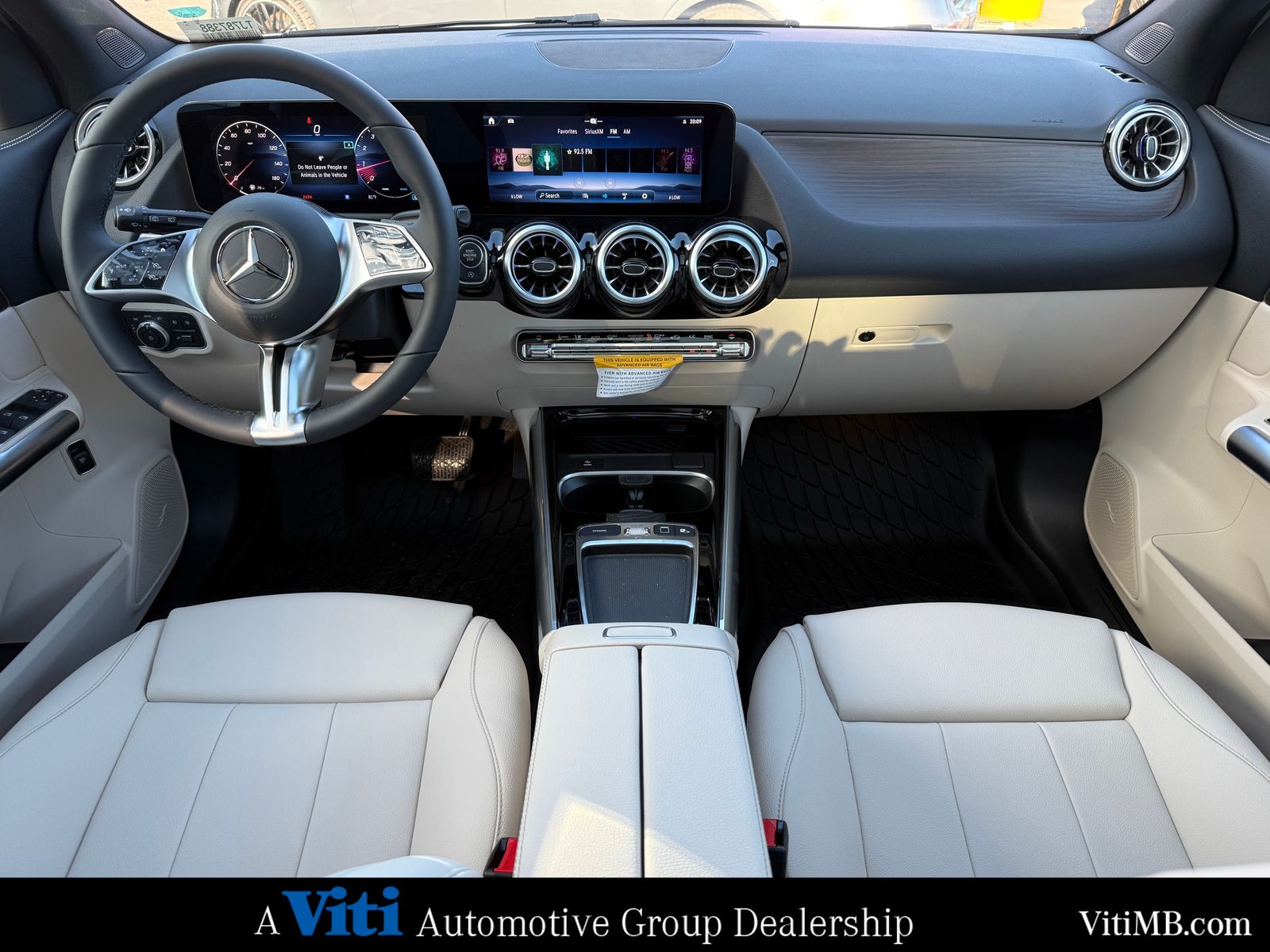 2026 Mercedes Benz GLA 250 4MATIC photo 2