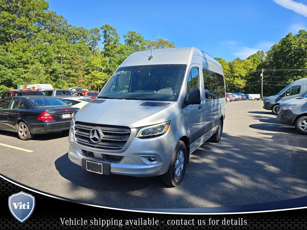 New 2024 Mercedes-Benz Sprinter 2500 Passenger 144 WB Minivan/Van