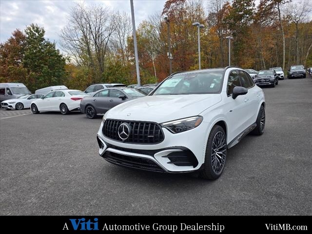 2025 Mercedes Benz GLC 43 AMG 4MATIC photo 3