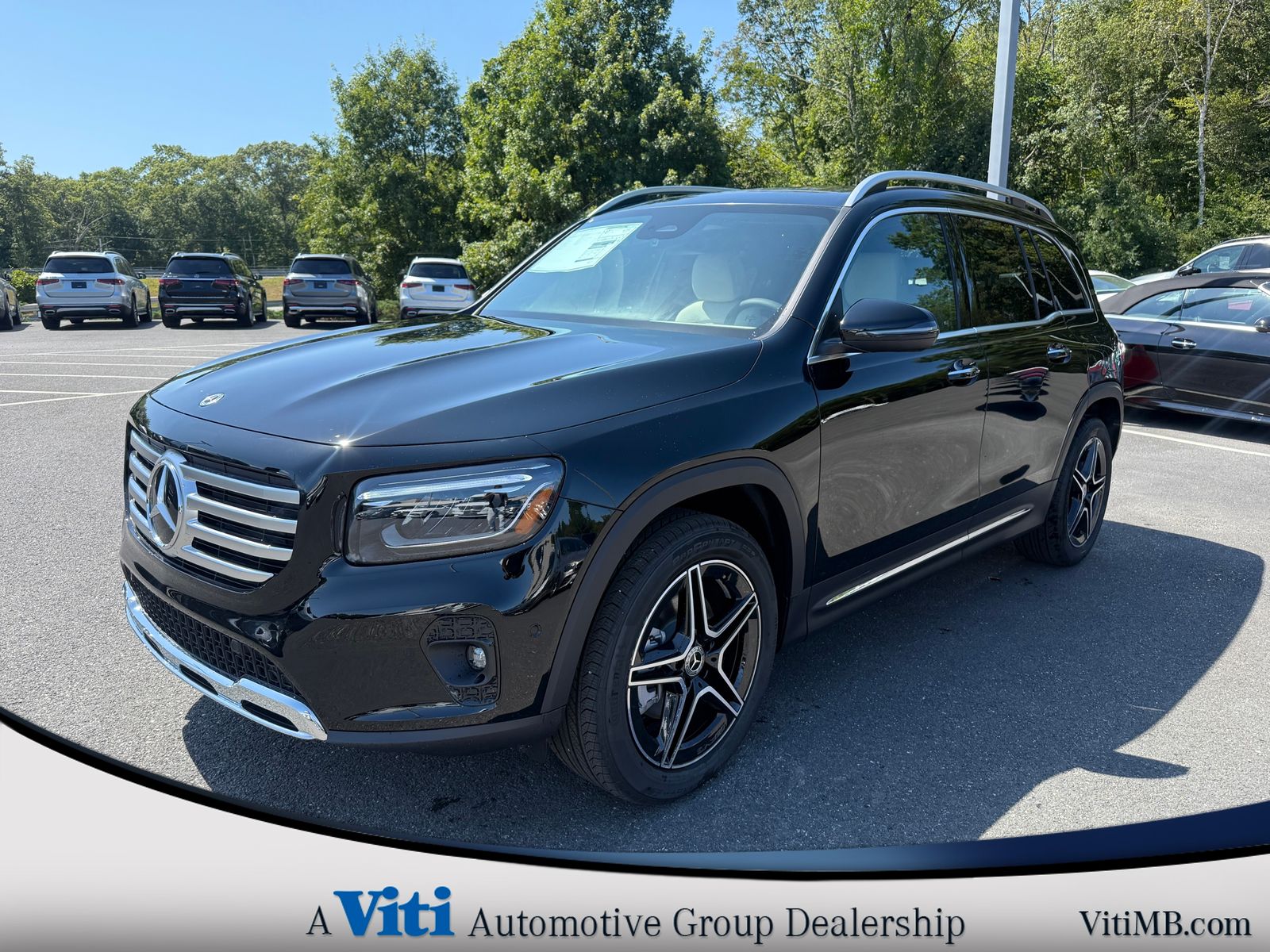 2026 Mercedes Benz GLB 250 4MATIC photo 3
