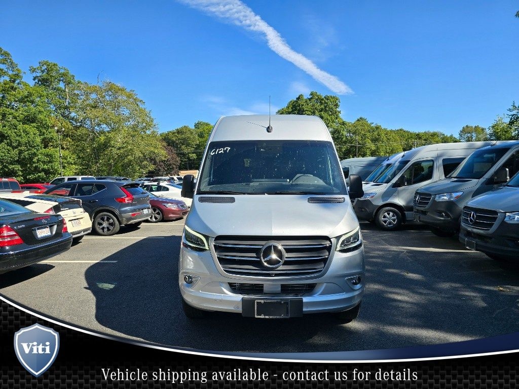 New 2024 Mercedes-Benz Sprinter 2500 Passenger 144 WB Minivan/Van