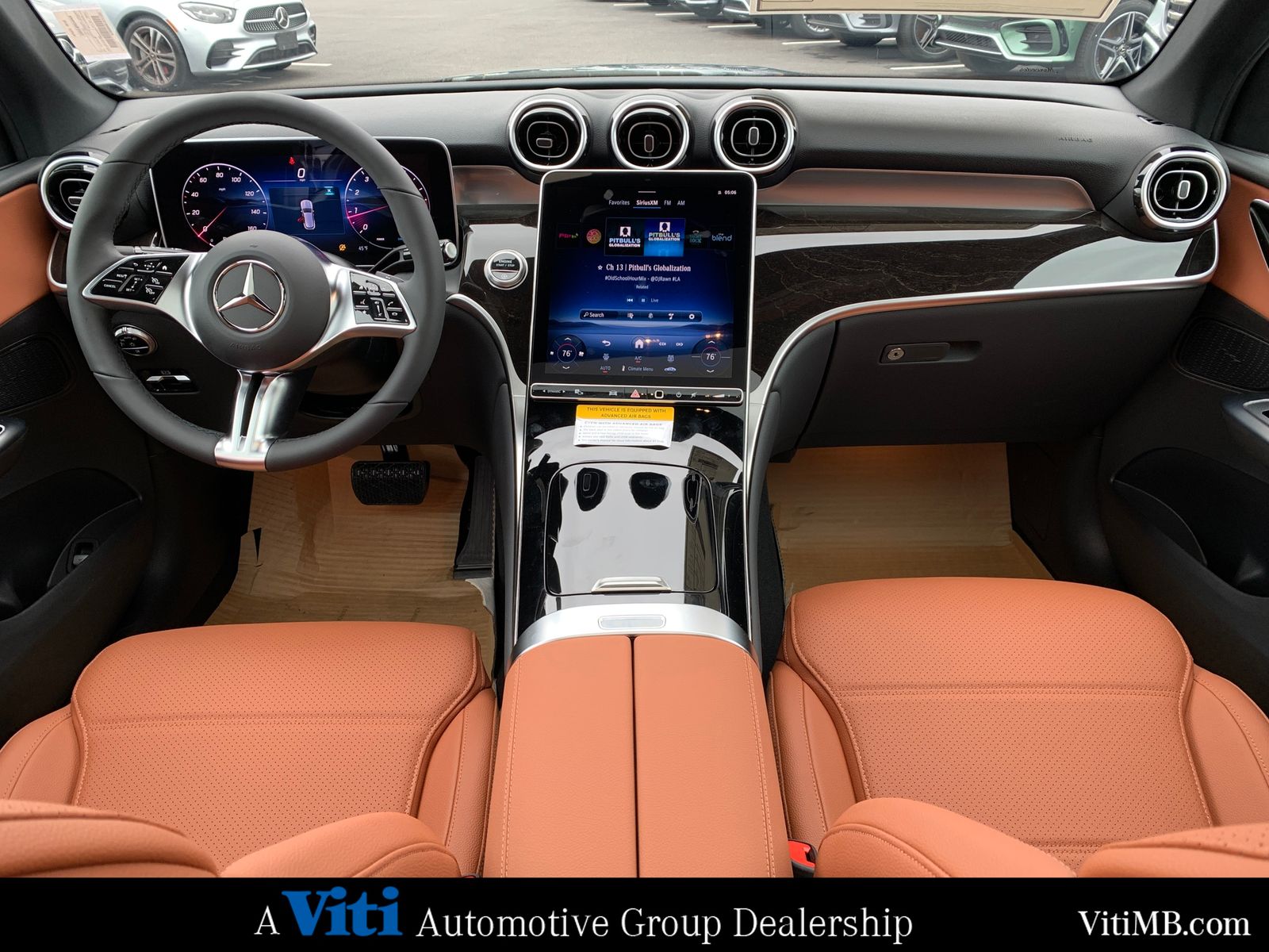 2025 Mercedes Benz GLC 300 4MATIC photo 2