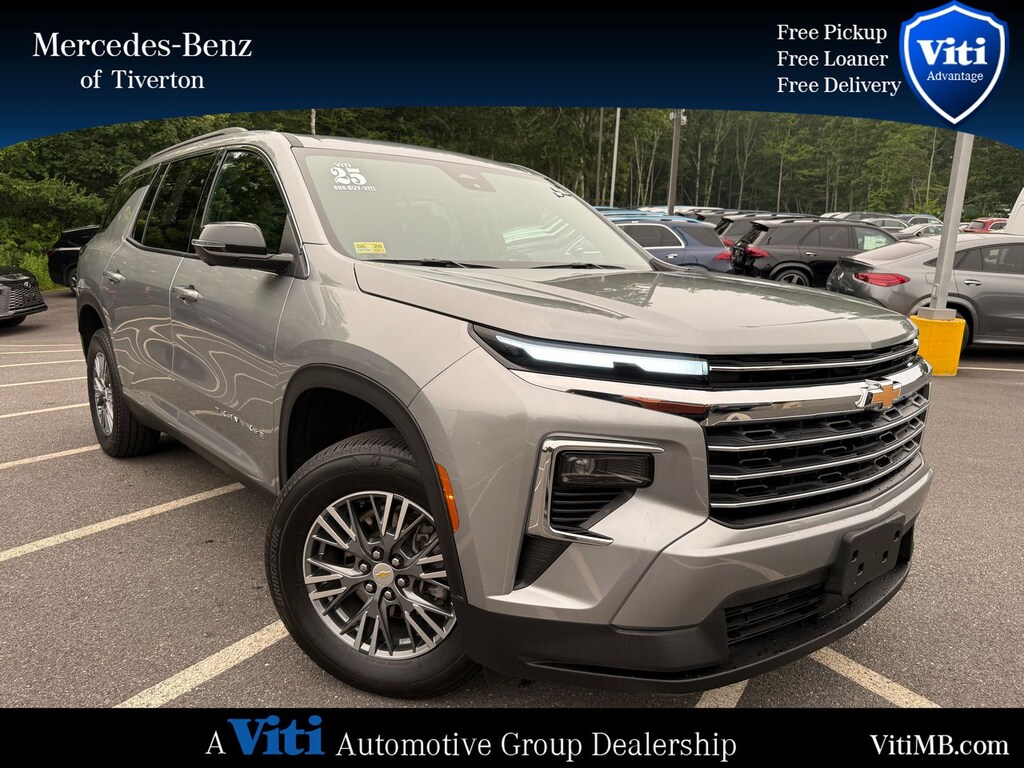 Used 2025 Chevrolet Traverse LT SUV