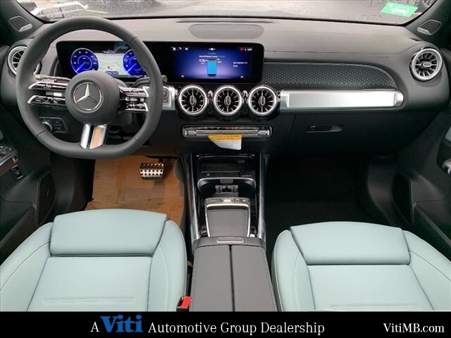 2025 Mercedes Benz EQB 350 4MATIC photo 2