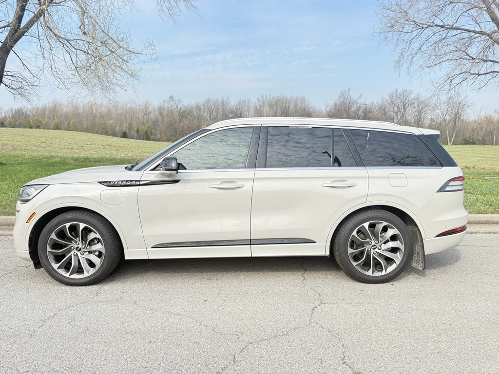 Used 2023 Lincoln Aviator Grand Touring with VIN 5LMYJ8XY0PNL01738 for sale in Carbondale, IL