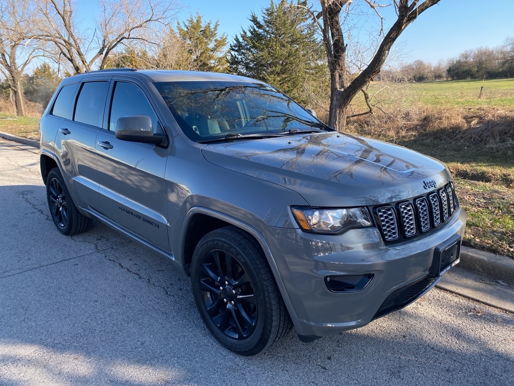2019 Jeep Grand Cherokee Altitude's photo