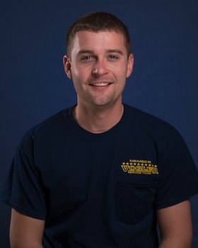 Staff member Justin from ID_1f29e610822f