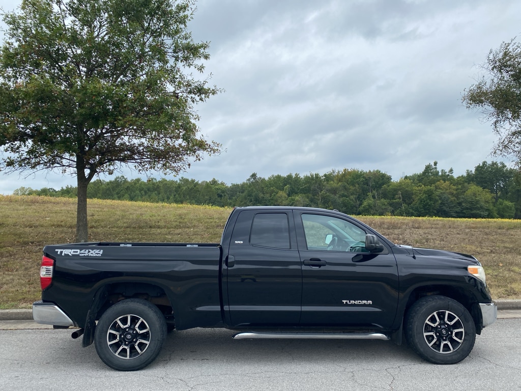 Used 2014 Toyota Tundra SR5 4.6L V8 4x4 Double Cab 6.6 ft. box 145.7 in. W Truck Double Cab