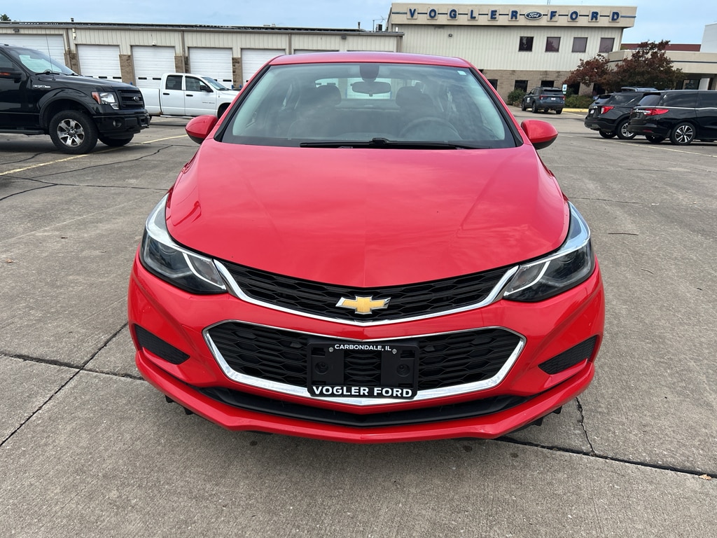 Used 2017 Chevrolet Cruze LT with VIN 1G1BE5SM0H7212156 for sale in Carbondale, IL
