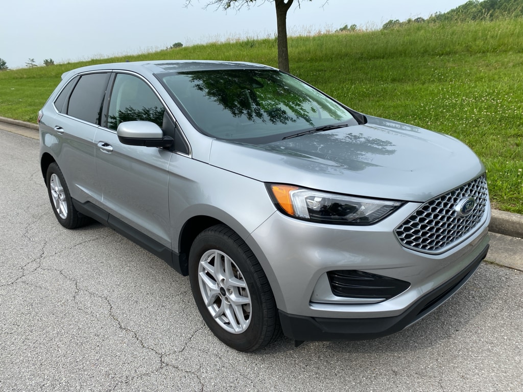 2024 Ford Edge SUV 