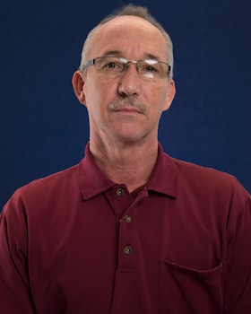 Staff member Steve from ID_1f29e610822f