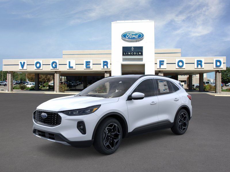 2026 Ford Escape Platinum's photo