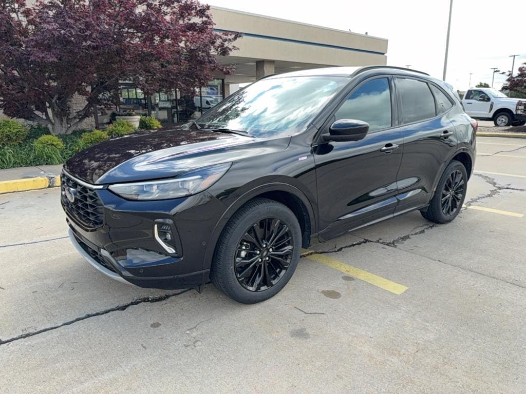 2023 Ford Escape ST-Line Elite AWD 2.0L's photo