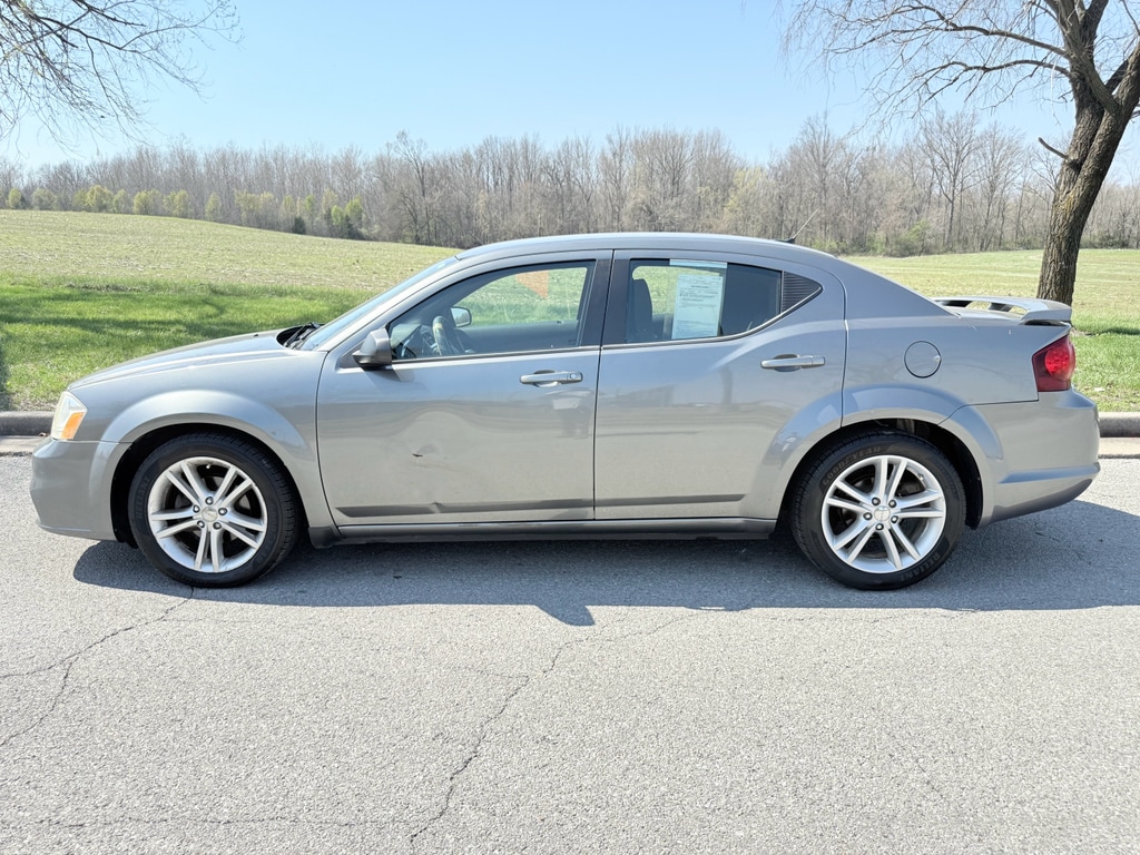 Used 2013 Dodge Avenger SE with VIN 1C3CDZAGXDN519958 for sale in Carbondale, IL