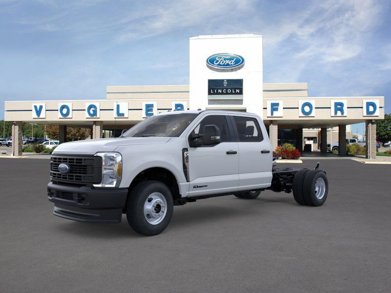 2026 Ford F-350 Super Duty Chassis Cab XL's photo