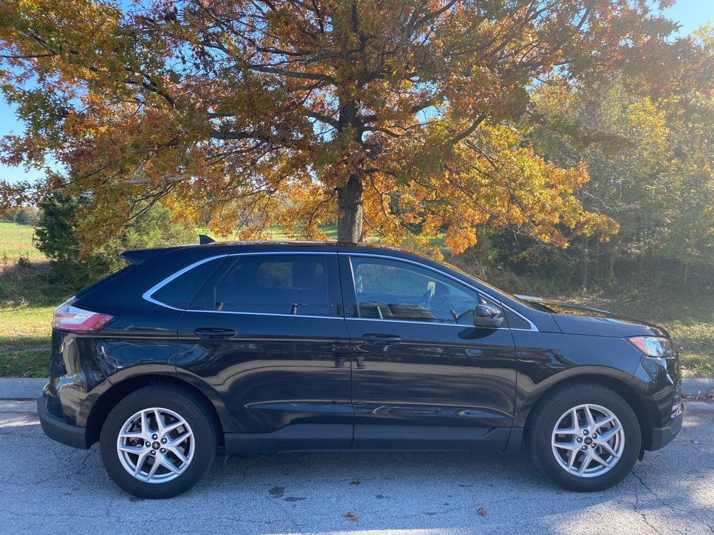 Used 2024 Ford Edge SEL All-Wheel Drive SUV