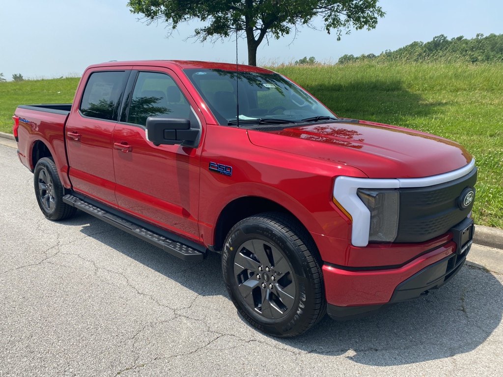 2025 Ford F-150 Lightning Flash's photo