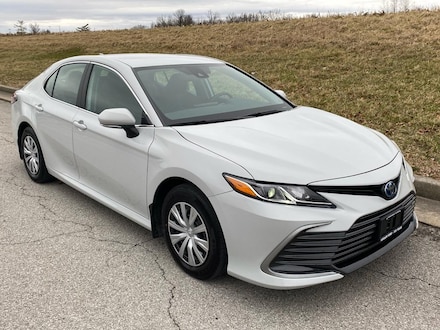 2024 Toyota Camry Hybrid LE Sedan