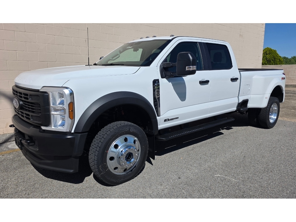 2026 Ford F-450 XL 4x4 Crew Cab 8' Box DRW's photo