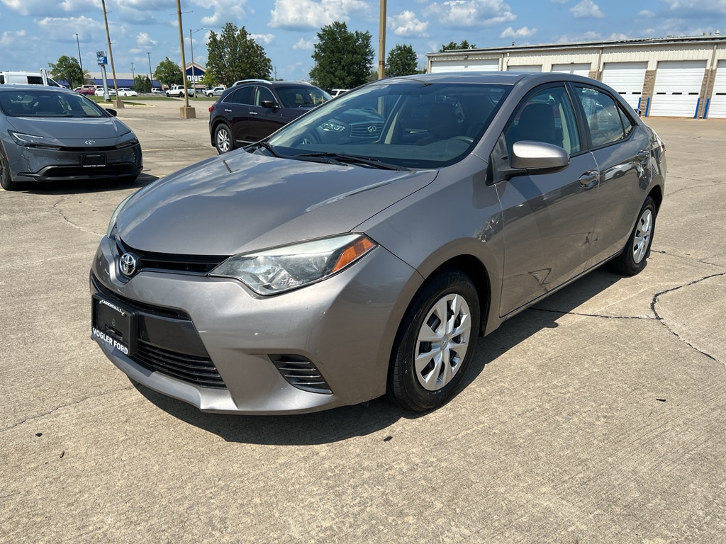 Used 2015 Toyota Corolla LE Eco with VIN 5YFBPRHE0FP252290 for sale in Carbondale, IL
