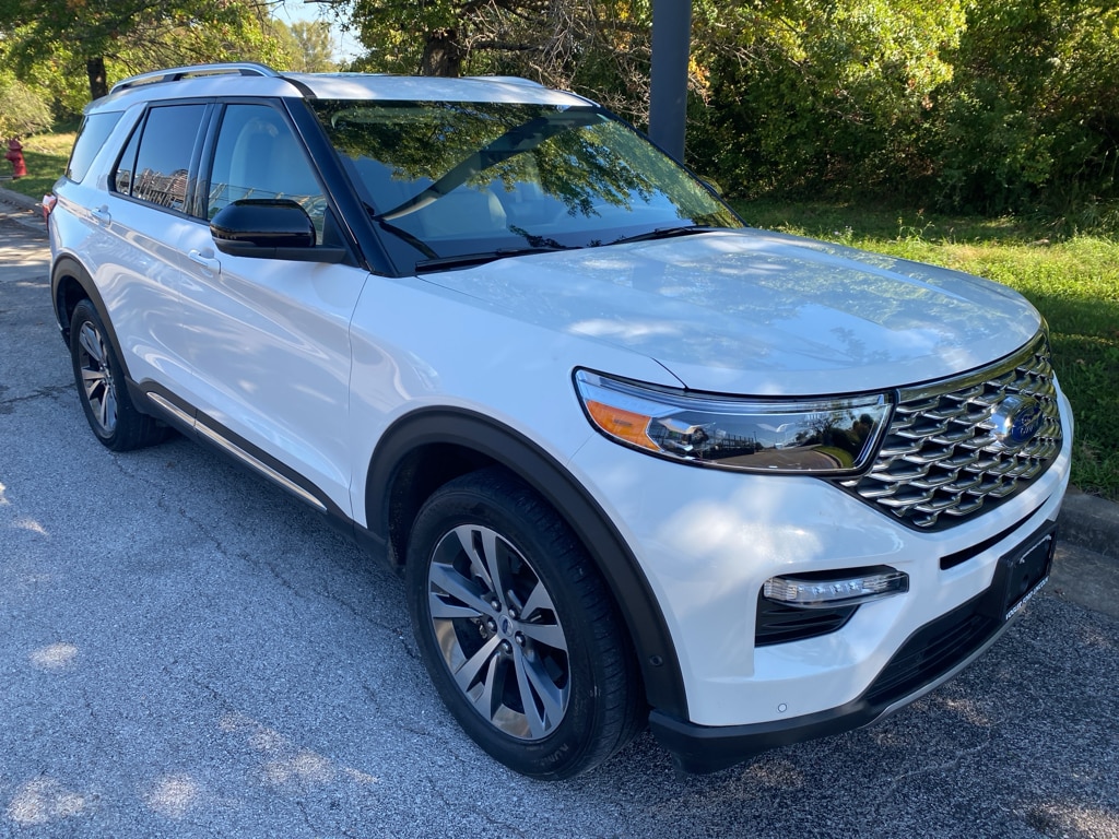 2020 Ford Explorer Platinum's photo