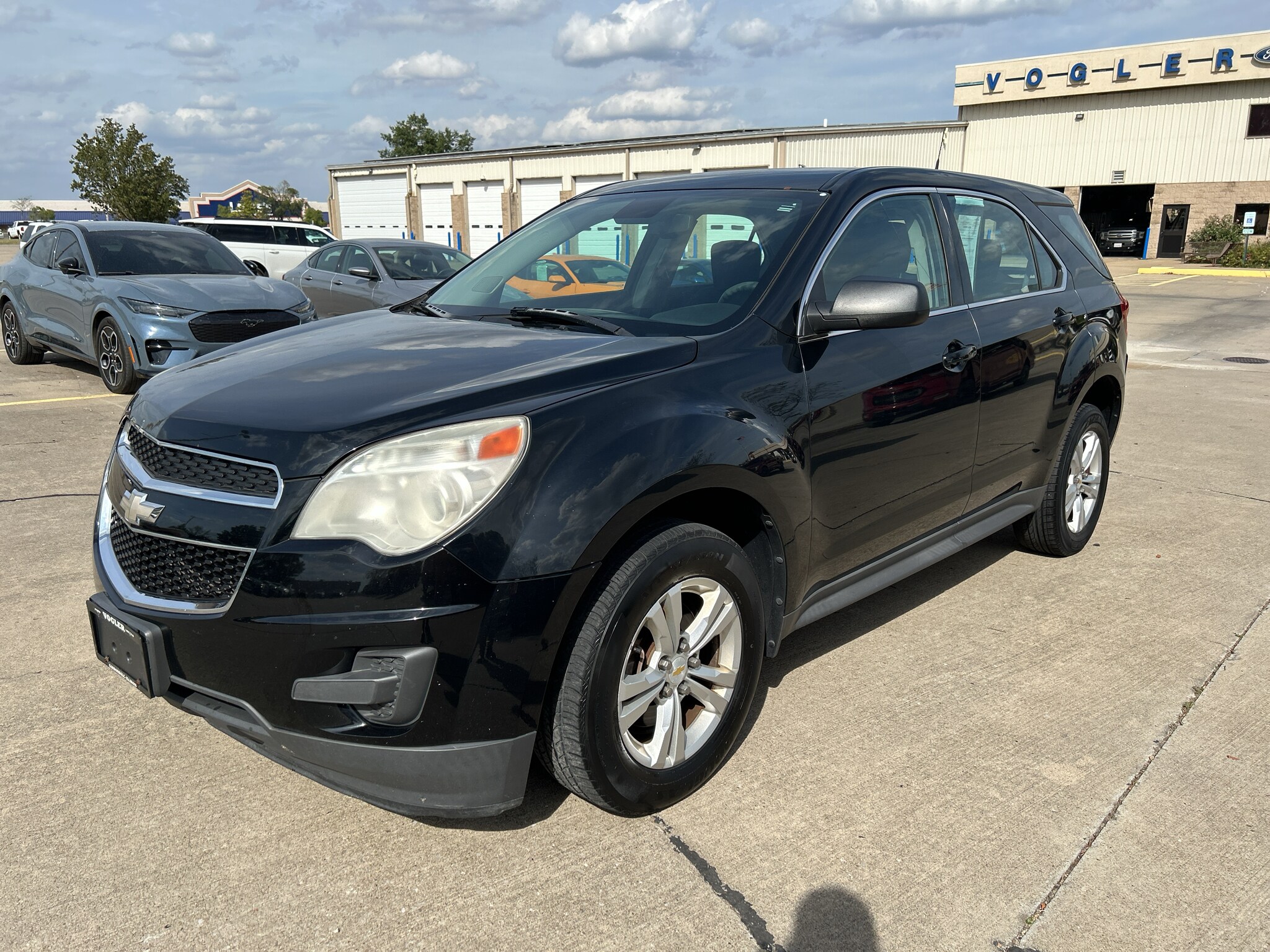 Used 2012 Chevrolet Equinox LS with VIN 2GNFLCEK3C6380807 for sale in Carbondale, IL