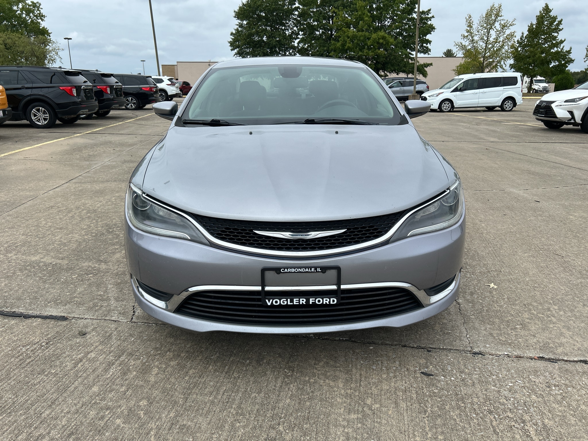 Used 2016 Chrysler 200 Limited with VIN 1C3CCCAB2GN155124 for sale in Carbondale, IL