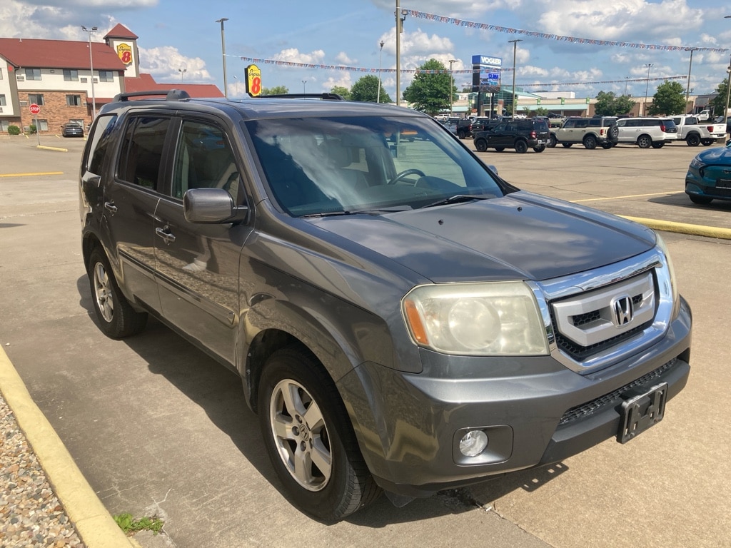 Used 2011 Honda Pilot EX-L with VIN 5FNYF4H54BB047643 for sale in Carbondale, IL