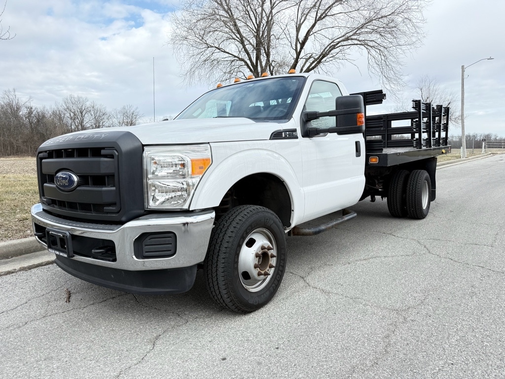 2016 Ford F-350 Super Duty Chassis Cab XL