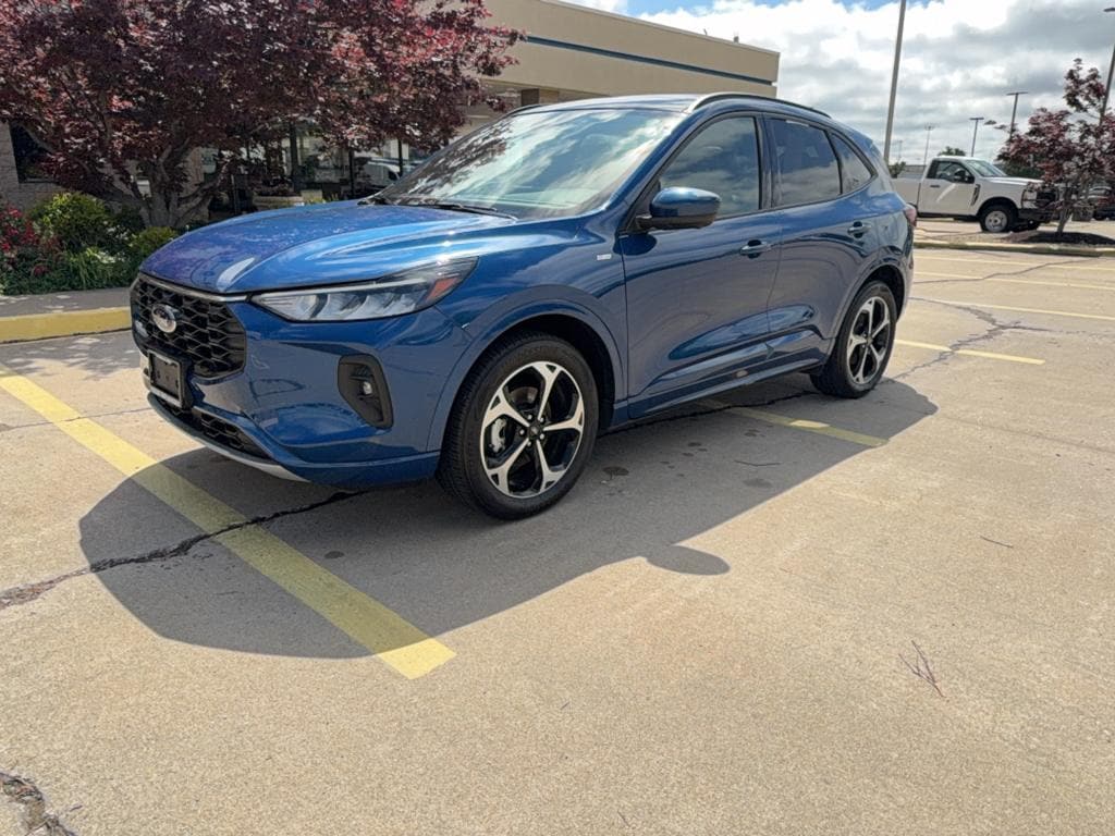 2023 Ford Escape ST-Line Select AWD 2.0L's photo
