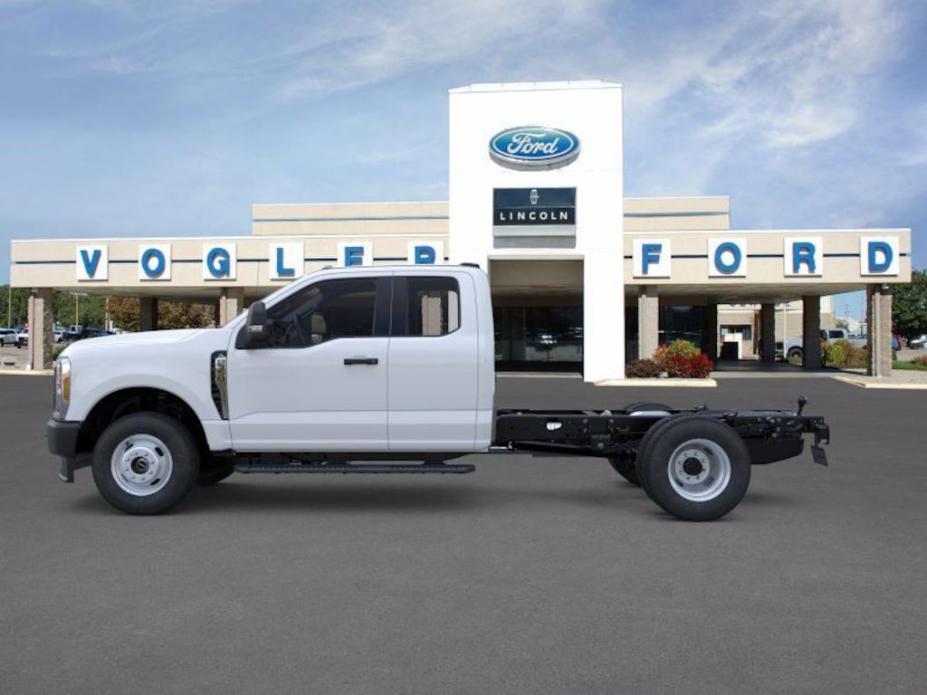 New 2026 Ford Chassis Cab F-350 XL TRUCK