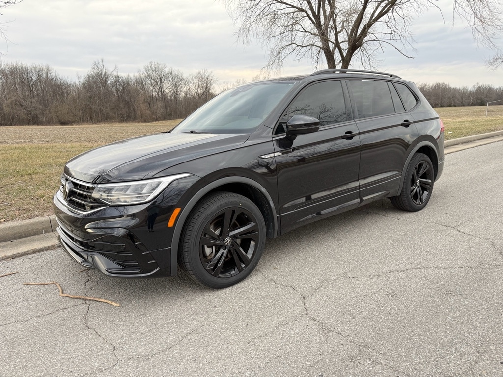 2023 Volkswagen Tiguan SE R-LINE BLACK