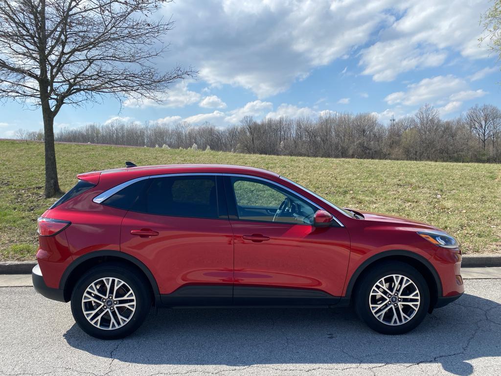 Used 2022 Ford Escape SEL with VIN 1FMCU9H62NUA33771 for sale in Carbondale, IL