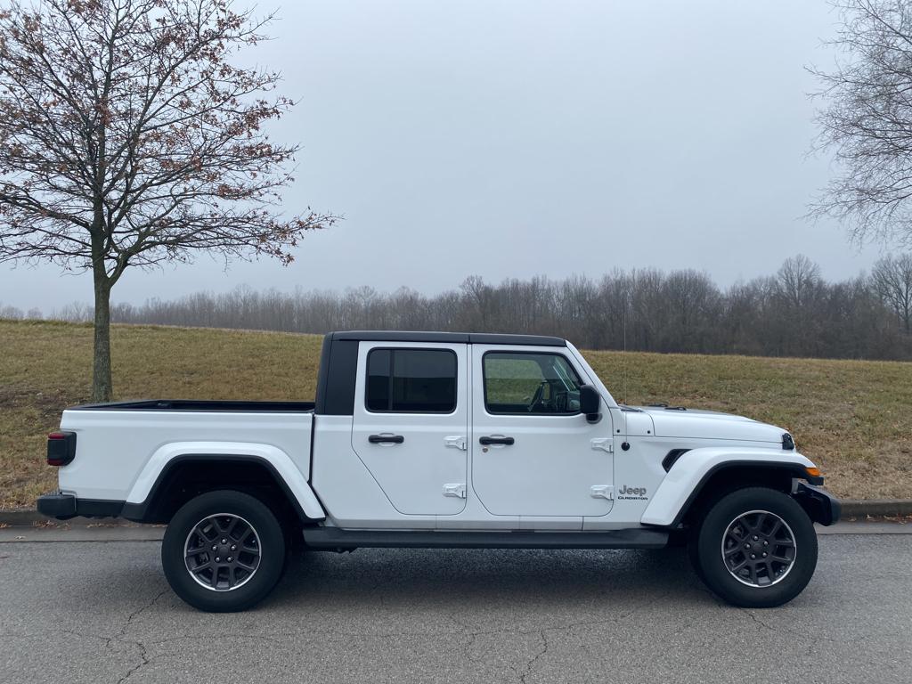 Used 2020 Jeep Gladiator Overland with VIN 1C6HJTFG2LL119121 for sale in Carbondale, IL